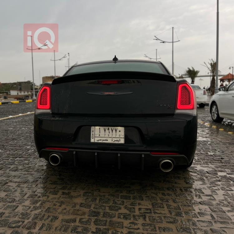كرايسلر 300